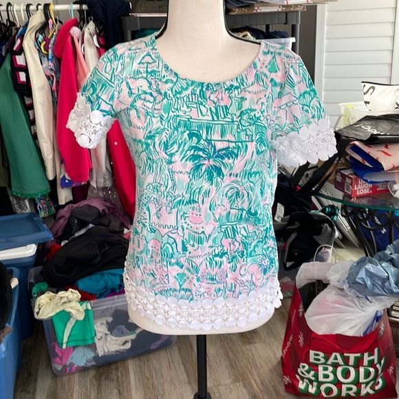 Lilly Pulitzer, short sleeve shirt, size extra small - Picture 1 of 6